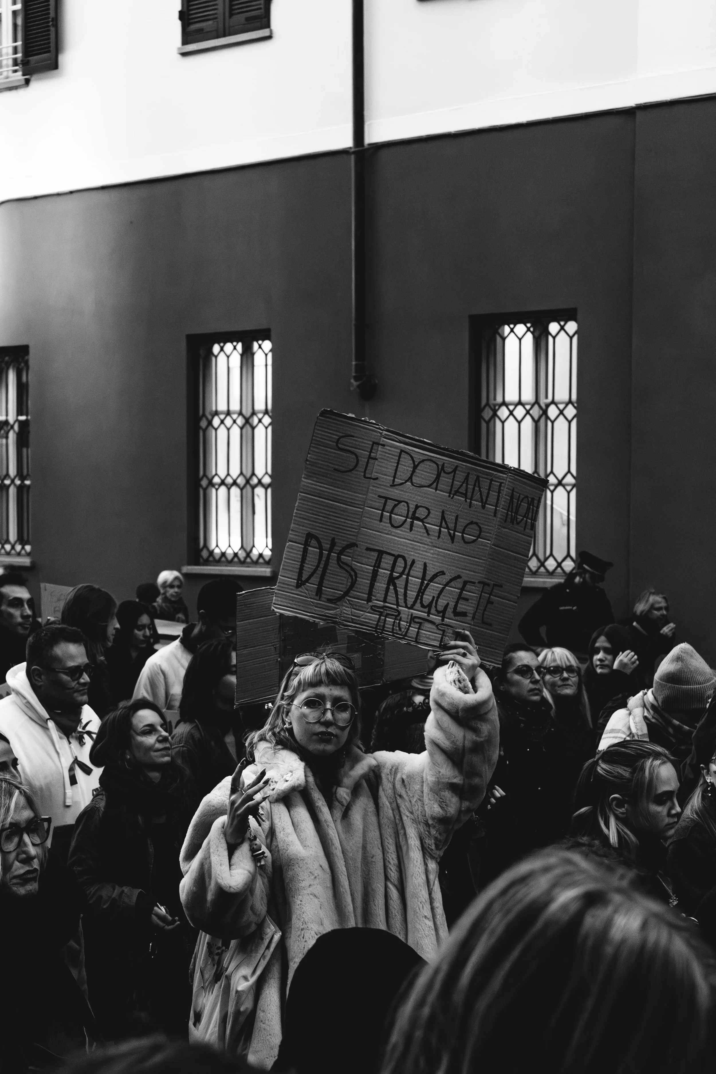 Immagine 2 non una di meno